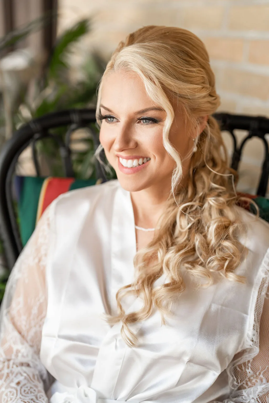 Bride with Amazing Curls Orlando M3 Beauty - Wedding Makeup and Hair Gallery Bride with Amazing Curls Orlando M3 Beauty